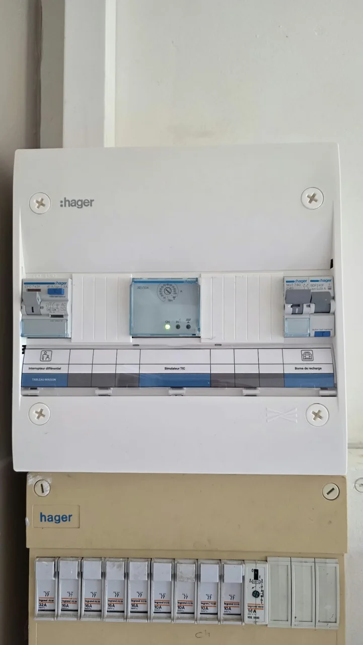 Module simulateur TIC Hager dans le coffret IRVE à Esquelbecq