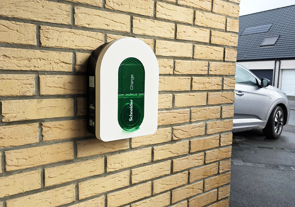 Borne Schneider Charge à Esquelbecq