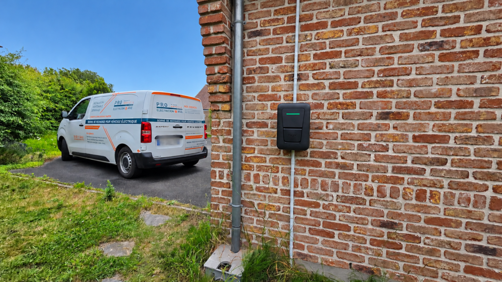 Borne de recharge : 500 € annoncés pour 2027, pour qui ?